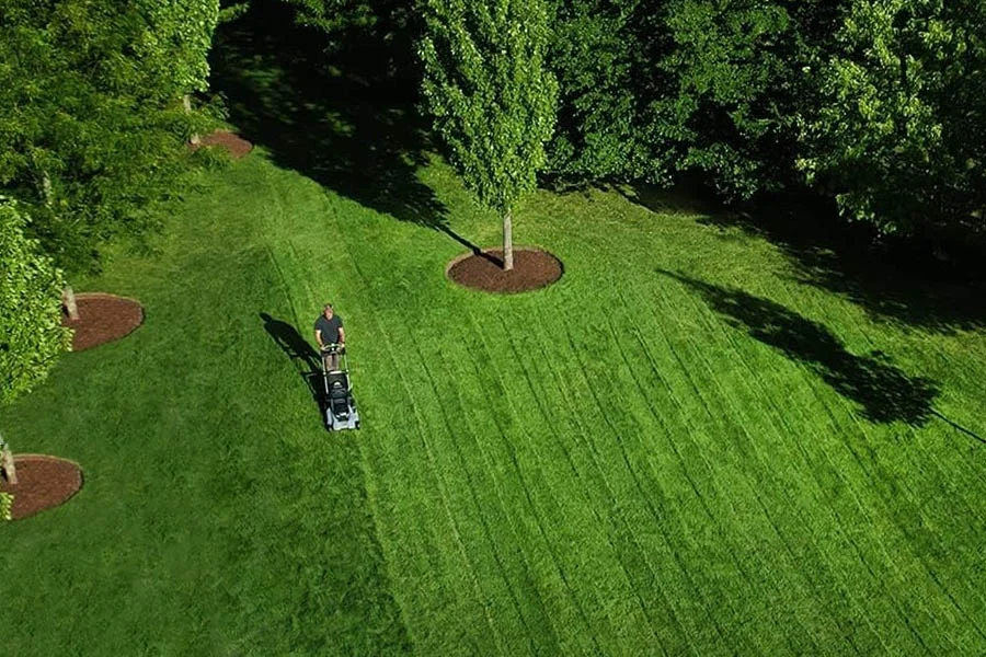 electric battery lawn mowers